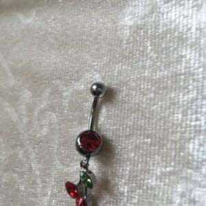 Navelsmycke med hänge - Körsbär